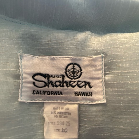 1970s Alfred Shaheen hostess dress with dagger collar. - Picture 8 of 13